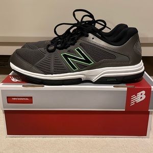 New Balance Mens 8 Moyen Grey Black Green Running Shoes Sneakers